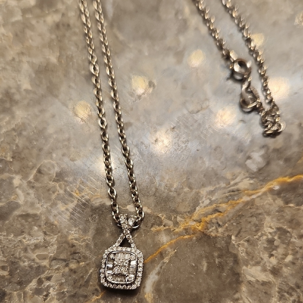 Elegant 14k Gold with diamonds Pendant Necklace